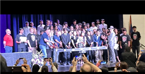 RibbonCutting Group Pic