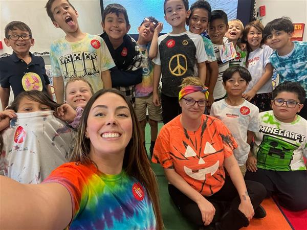 Students say peace out to drugs. 